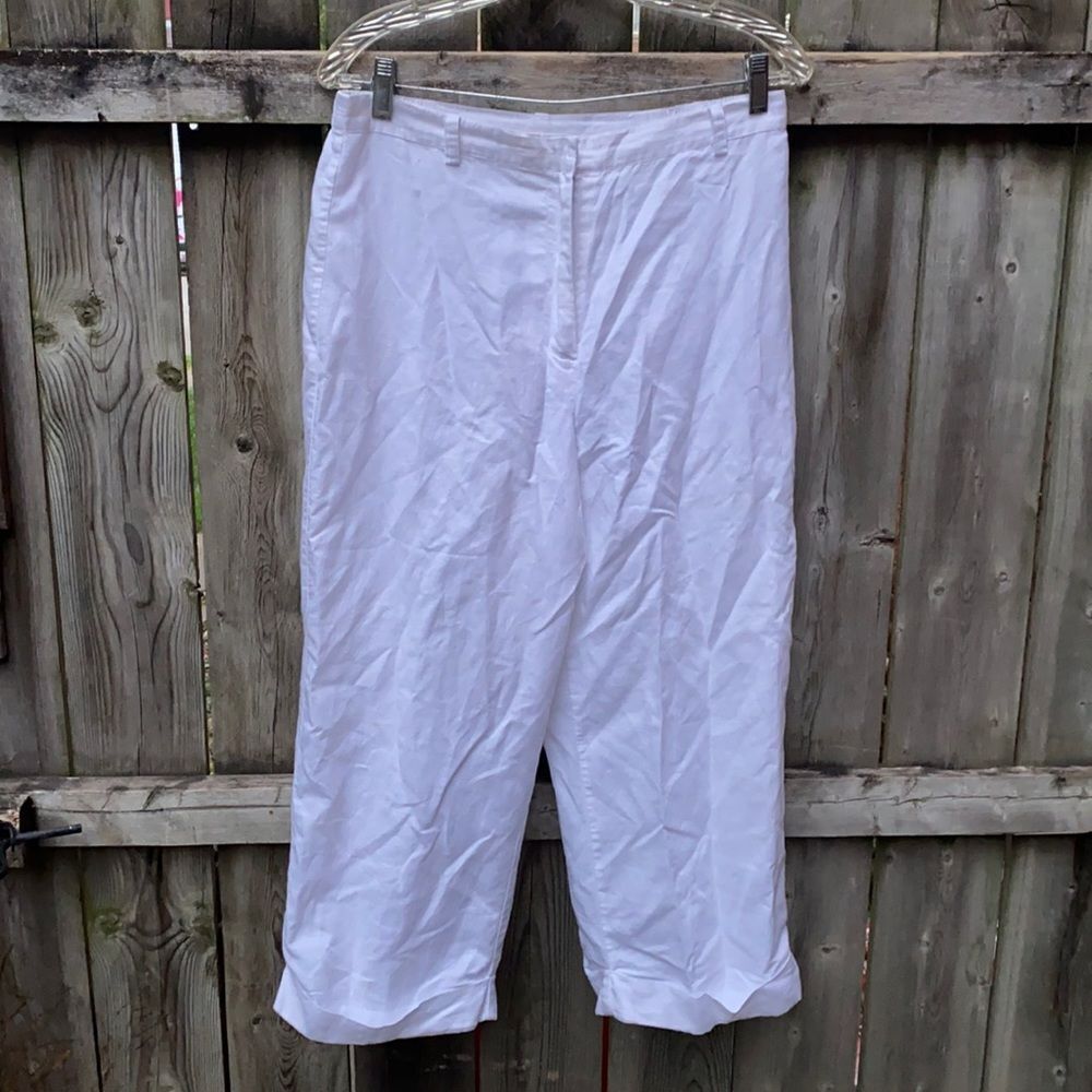 Jaclyn Smith white capris sz. M